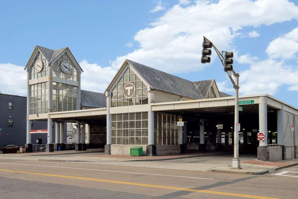 Home2 Suites By Hilton Boston South Bay Экстерьер фото