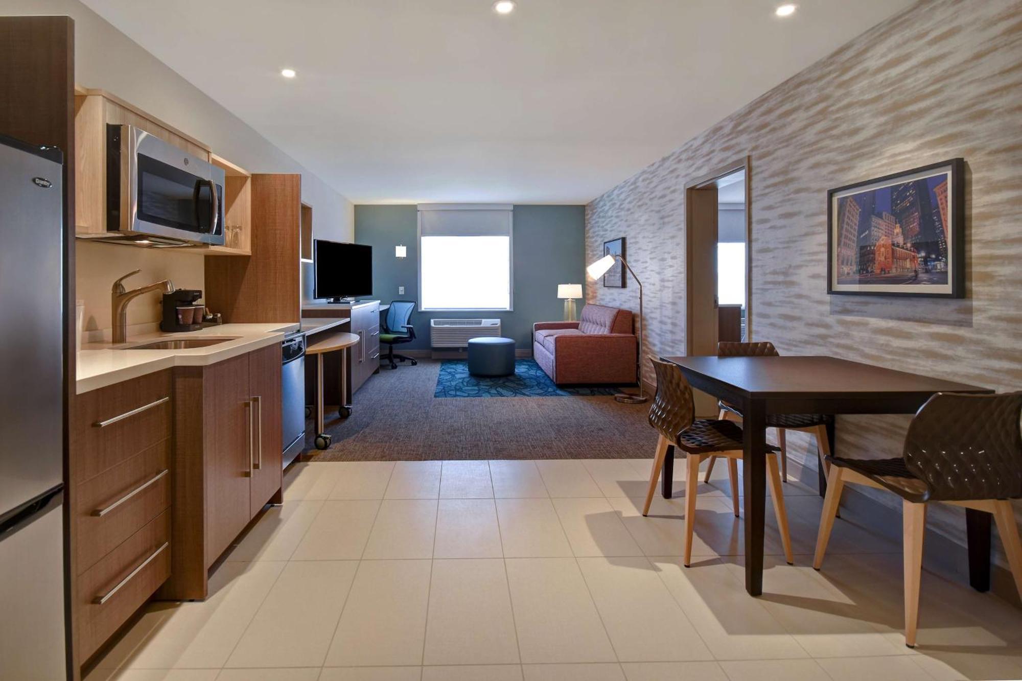 Home2 Suites By Hilton Boston South Bay Экстерьер фото