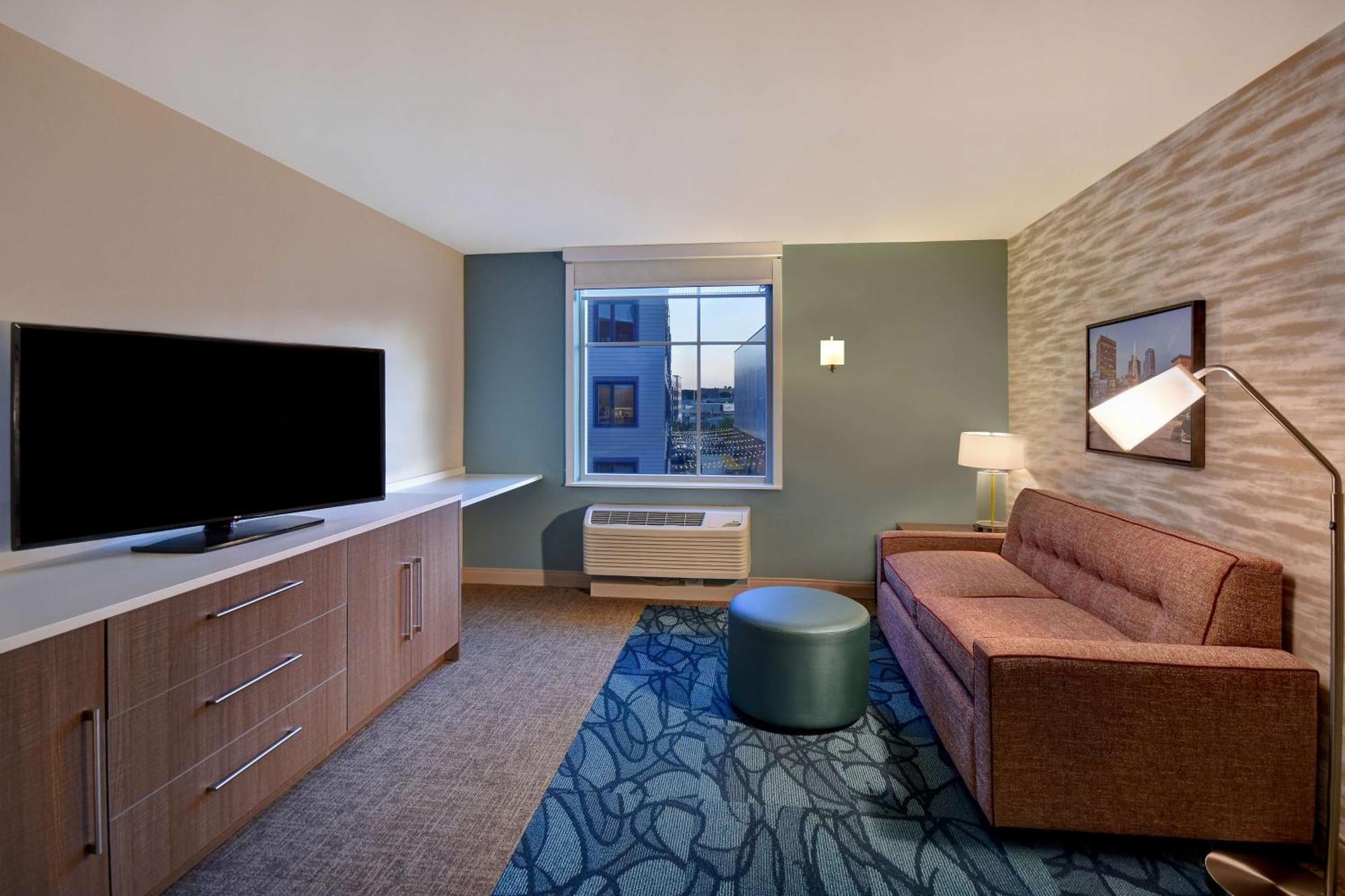 Home2 Suites By Hilton Boston South Bay Экстерьер фото