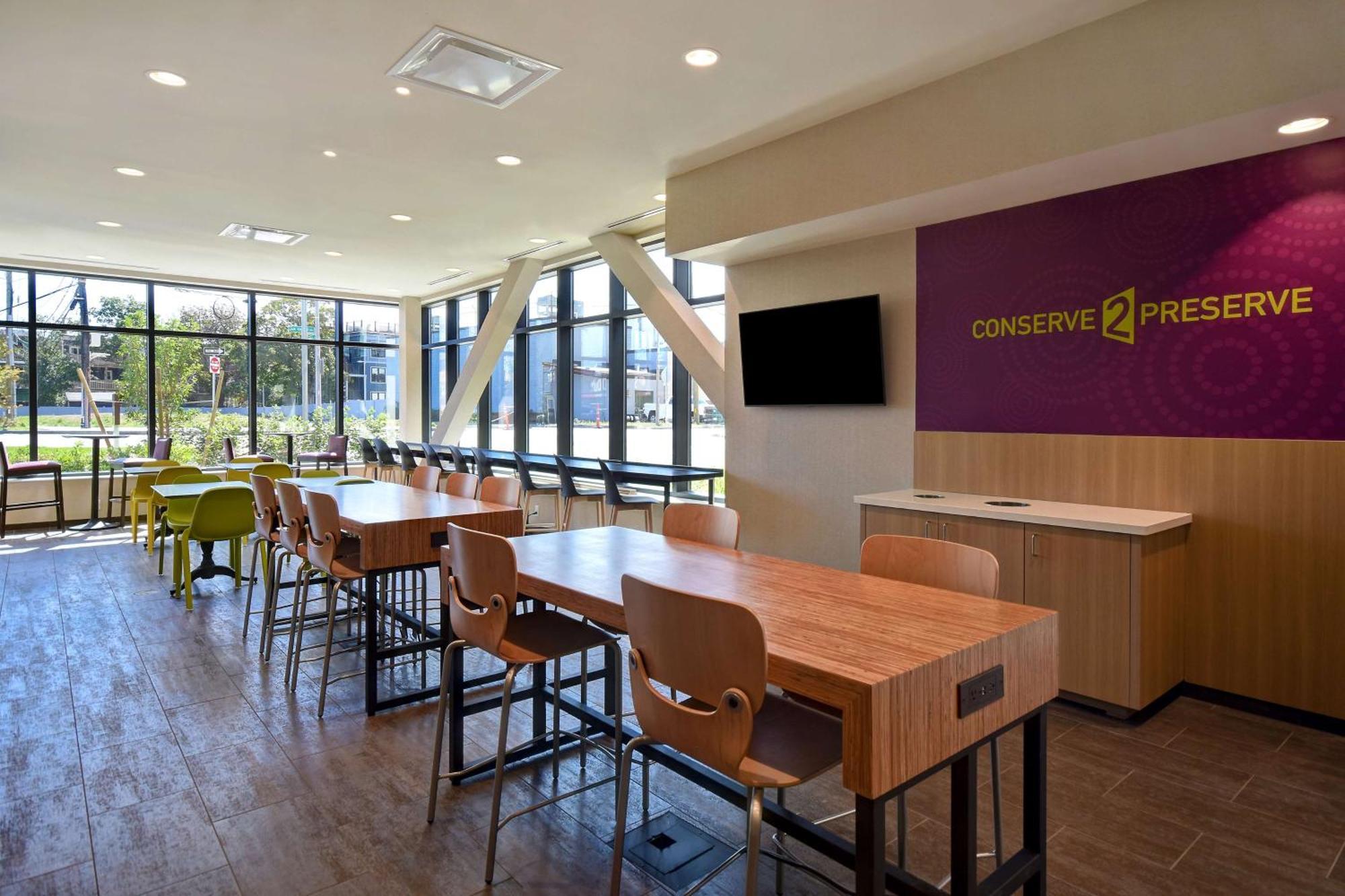 Home2 Suites By Hilton Boston South Bay Экстерьер фото