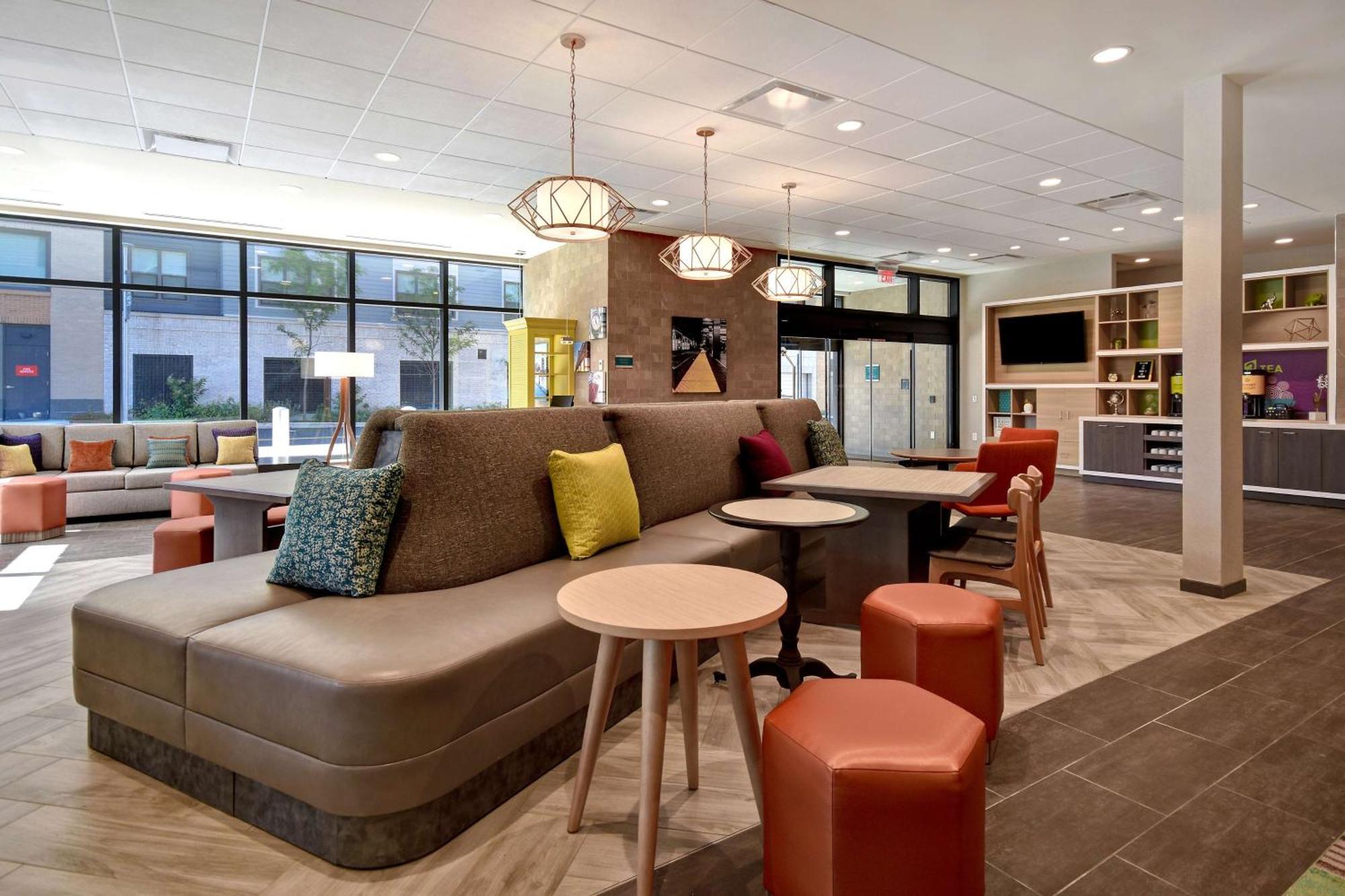 Home2 Suites By Hilton Boston South Bay Экстерьер фото